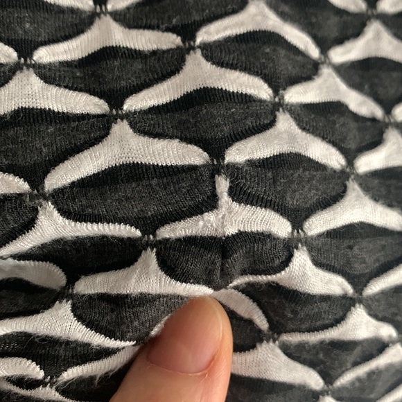 Textured grey and white skirt - Picture 6 of 7